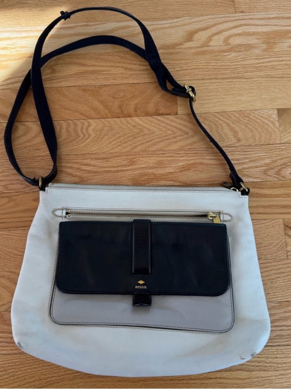 Fossil Two-Tone White and Black Crossbody Bag Kinley Bag
